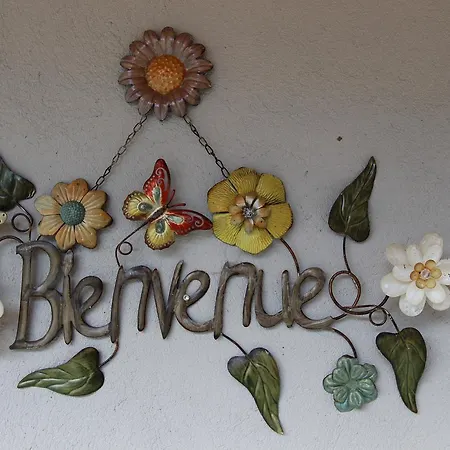 Le Berceau Bed & Breakfast *